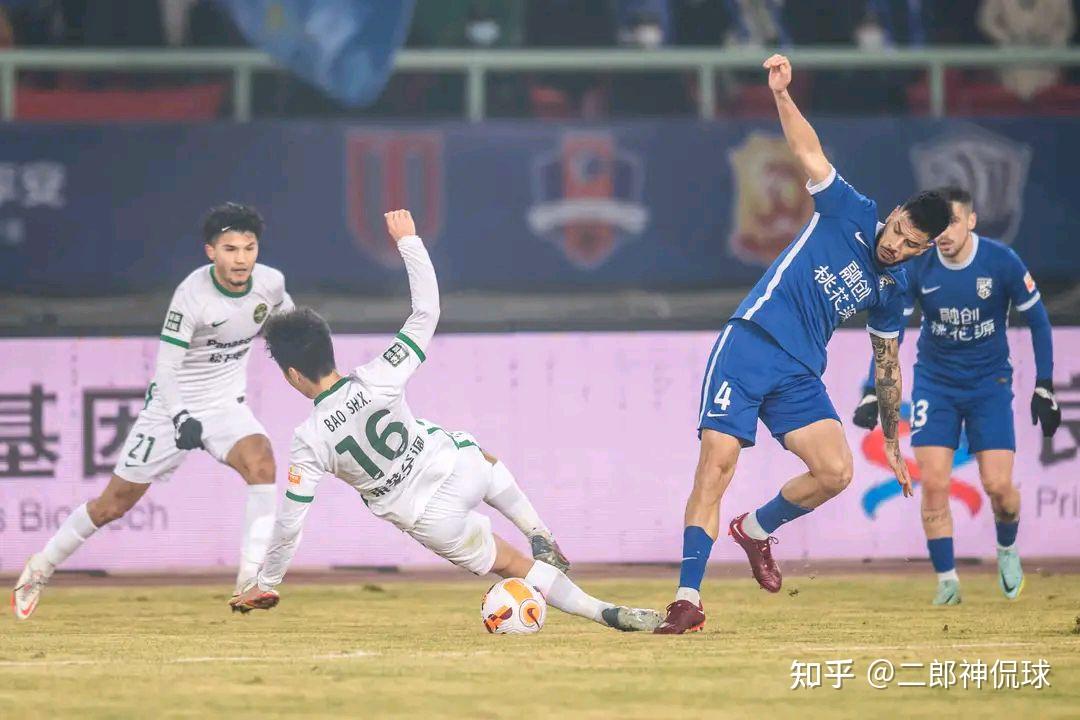 集结日武汉三镇调整名单以备英超,强势反弹环节打磨,气氛紧张,阵容厚度经受考验的简单介绍 集结日武汉三镇调整名单以备英超,强势反弹环节打磨,气氛紧张,阵容厚度经受考验的简单介绍